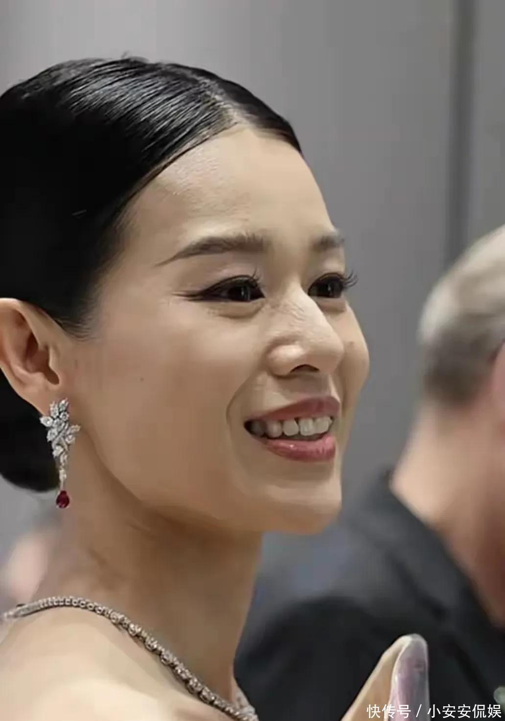 46岁的的胡杏儿,没有美颜没有滤镜,素颜也是超级美!