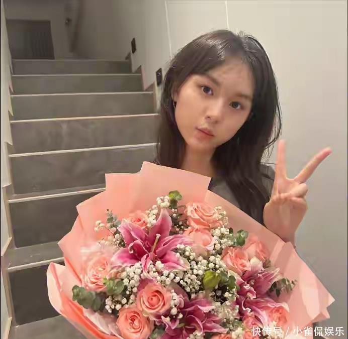 16岁刘楚恬近照曝光!曾被全网喊话“别整容”,如今她活成了这样 - 360娱乐,你开心就好
