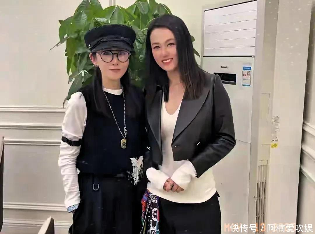 57岁张敏杭州露面，网红脸超瘦身材，网友直呼不敢认 - 360娱乐，你开心就好
