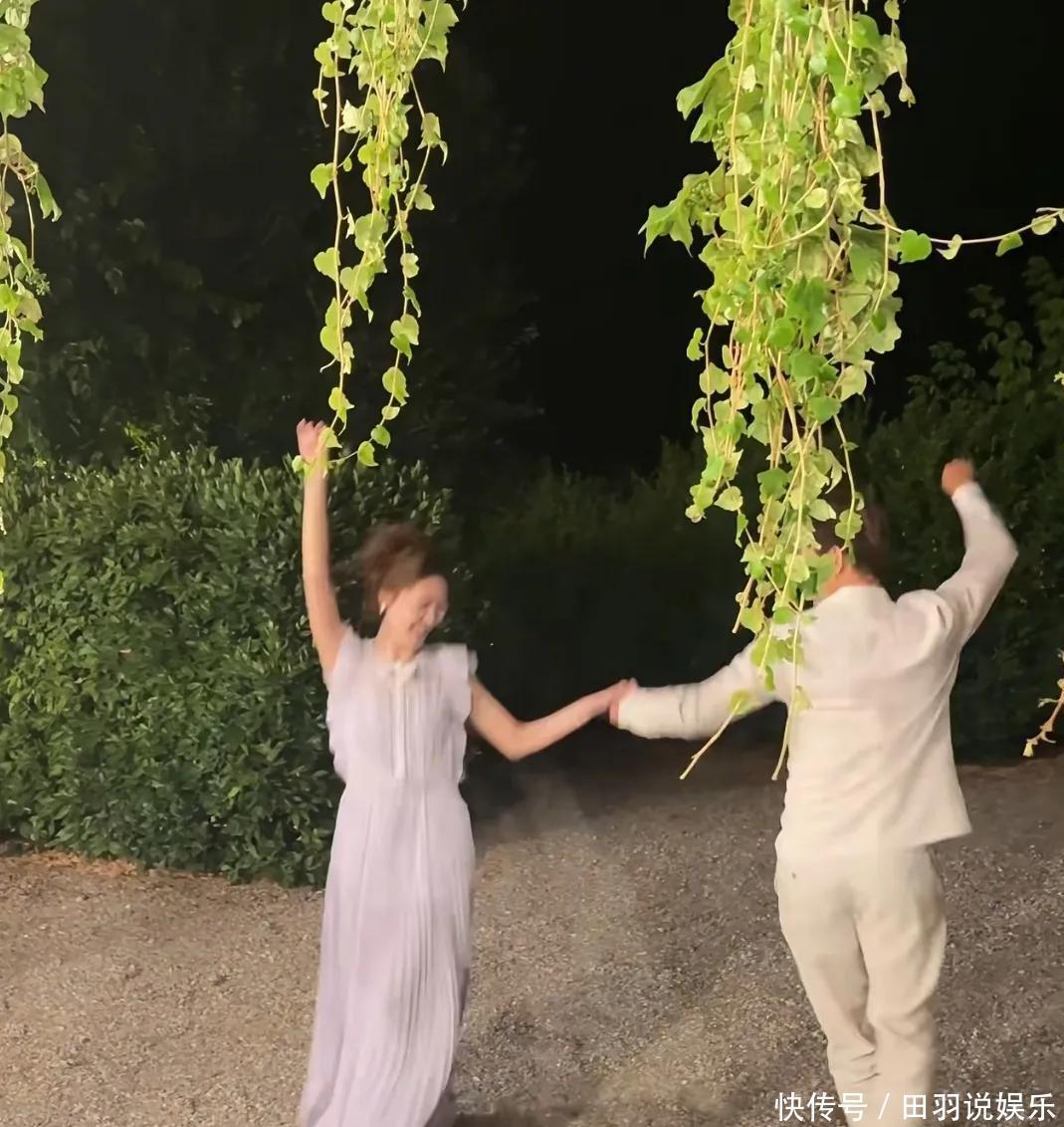 央视女神李丹儿生娃半年后，在意大利办婚礼，和圈外老公很浪漫 - 360娱乐，你开心就好