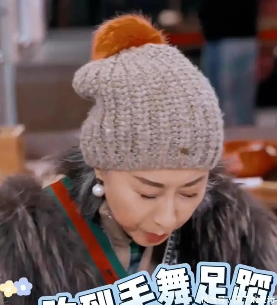 78岁林子祥手抖夹不起包子。64岁叶倩文全程照顾太甜 - 360娱乐,你开心就好