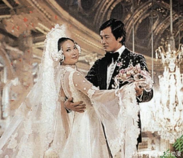 76岁秦祥林美国近照曝光：头发全白仍保有型，名表金链展现豪气 - 360娱乐，你开心就好