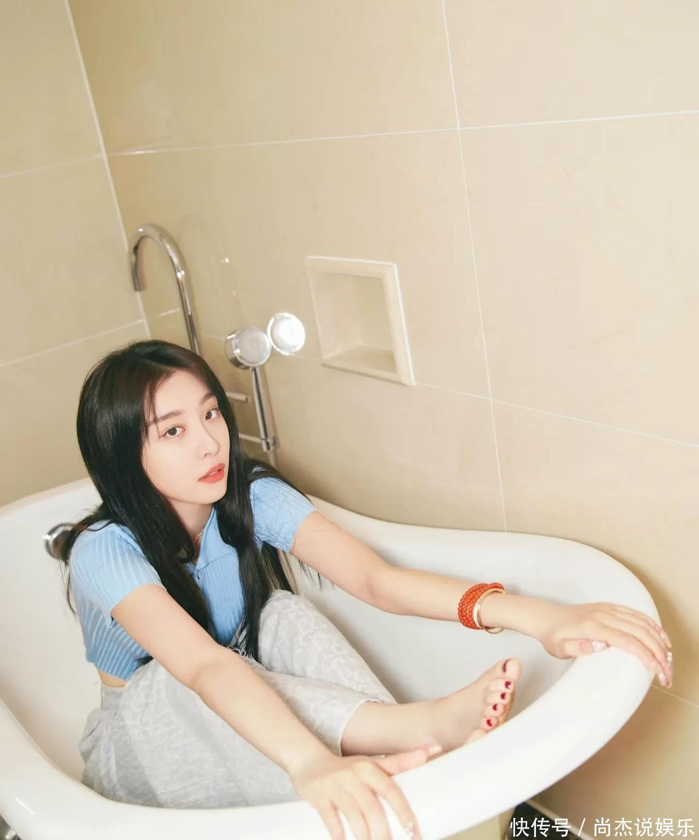 《凡人修仙传》陈巧倩扮演者赵小棠,172cm52kg,学跳舞身材真好