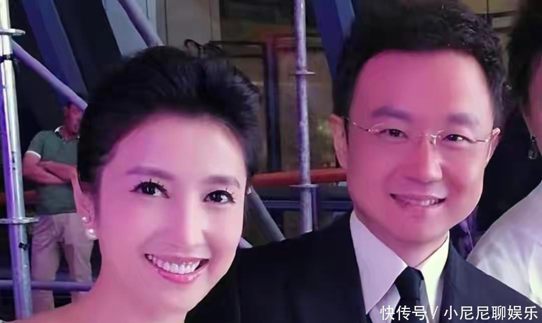 央视主播刚强亮相93阅兵解说,台下妻子观看,事业再上新台阶 - 360娱乐,你开心就好