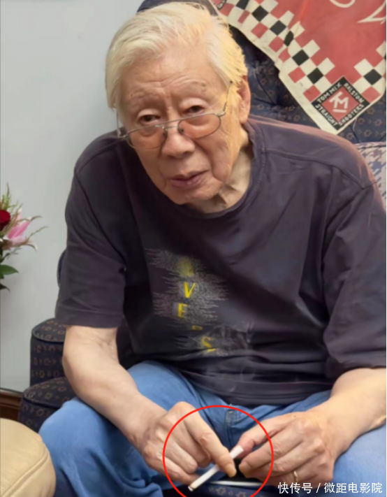 清贫的焦晃:被两任妻子抛弃、得白血病险自杀,却一生不接广告 - 360娱乐,你开心就好