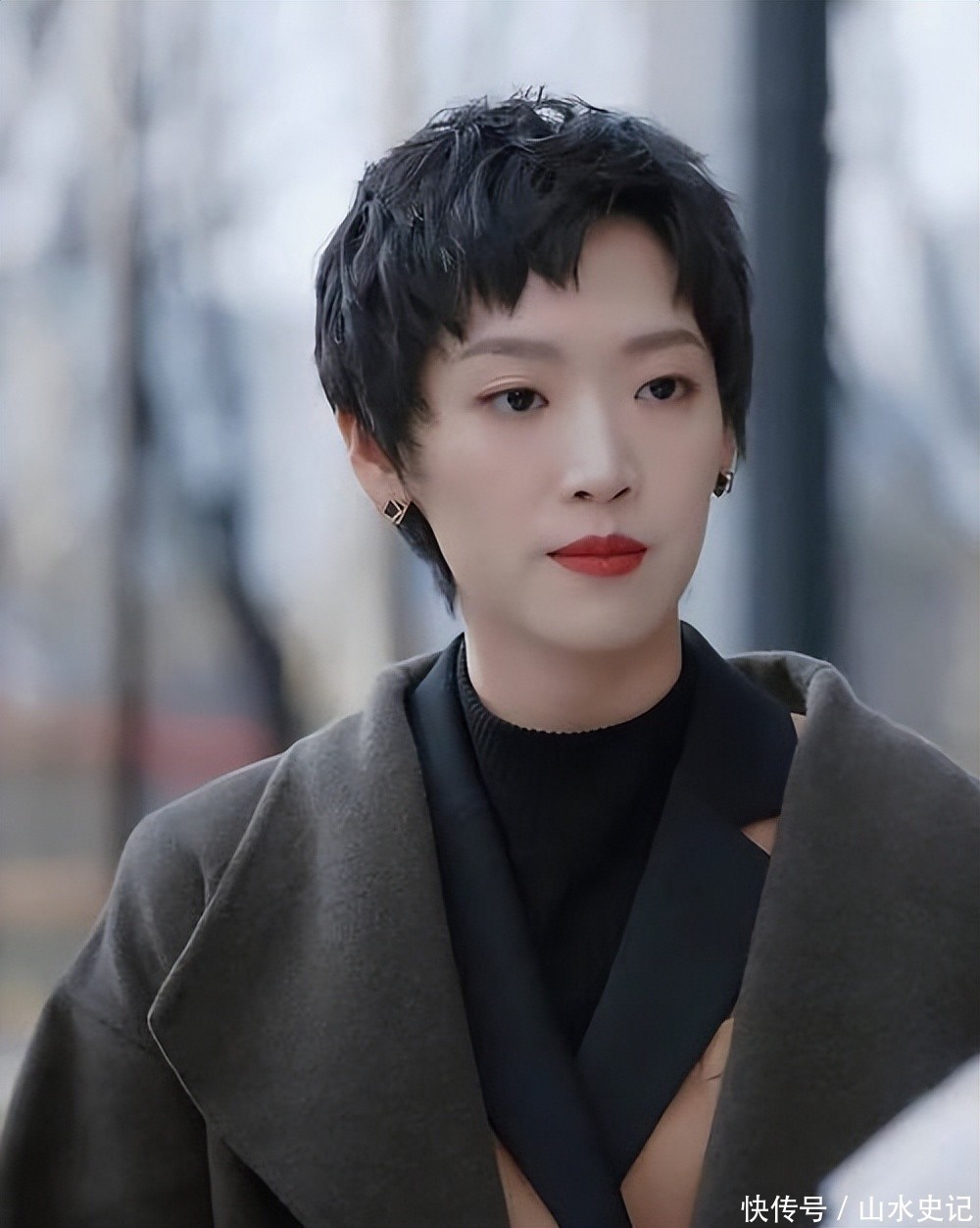李立群女儿李元元:把初恋献给黑人,30多岁未结婚成父亲的烦恼 - 360娱乐,你开心就好