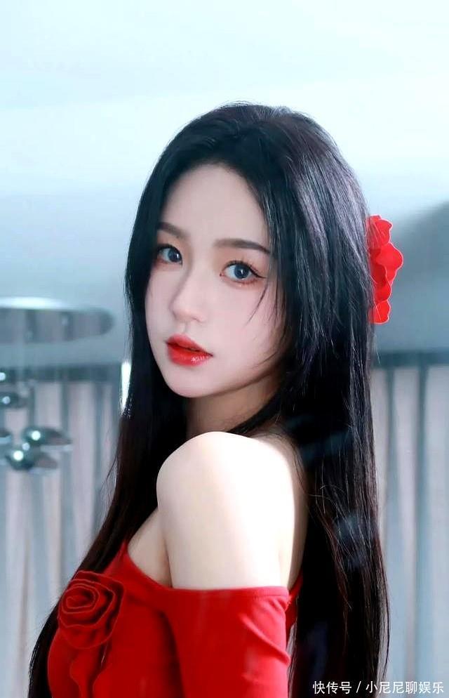 双学位女神：胡亦瑶前凸后翘，曲线玲珑！ - 360娱乐，你开心就好