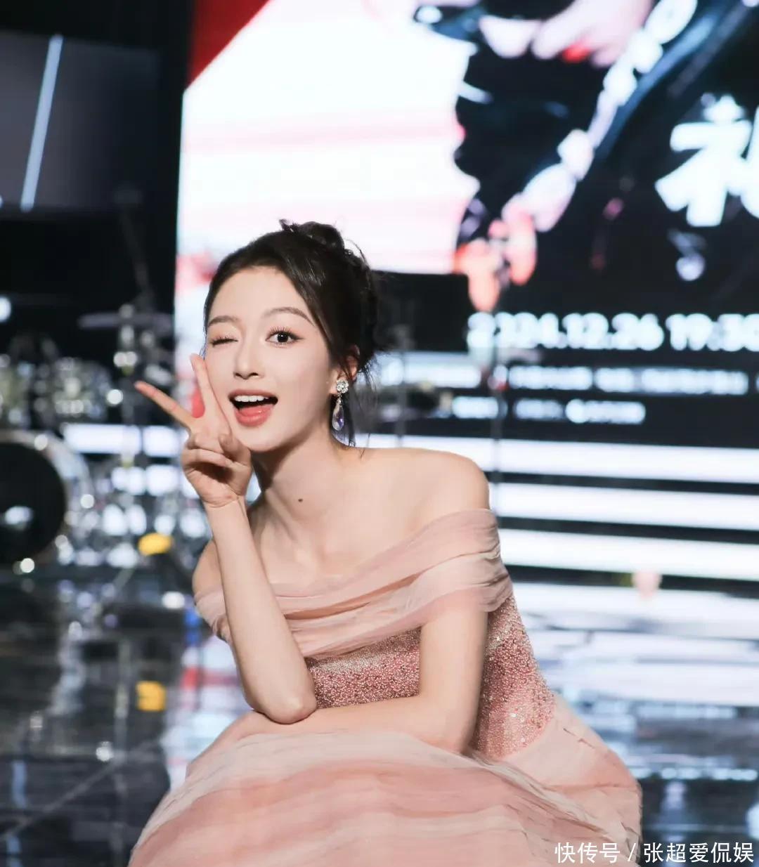 女神 冯琳：东方卫视新生代主持代表，亲和灵动！ - 360娱乐，你开心就好