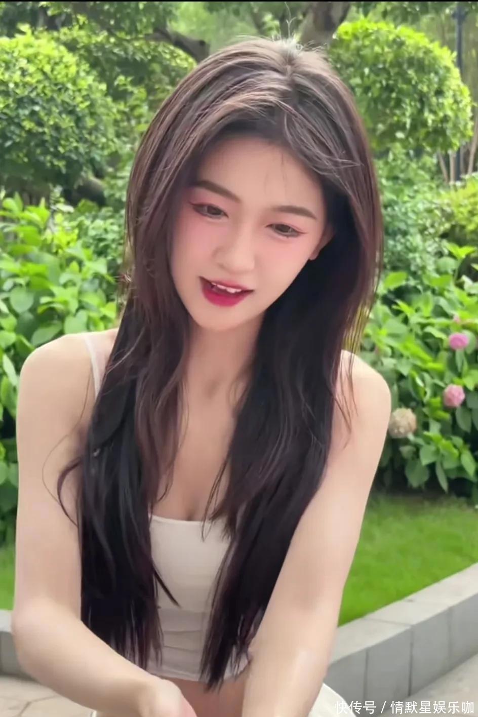 任绵绵，新晋车模颜值女神，生气时模样超萌 - 360娱乐，你开心就好