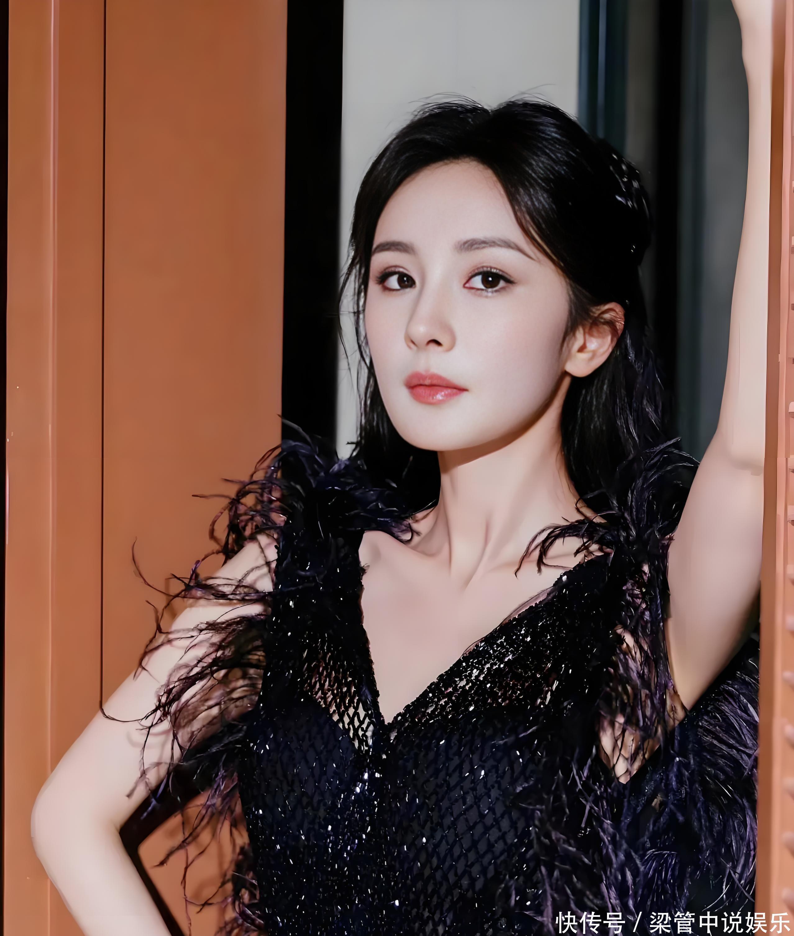 杨幂36岁穿汉服美炸全场,十年前被骂竹竿女,网友:现在打脸实锤