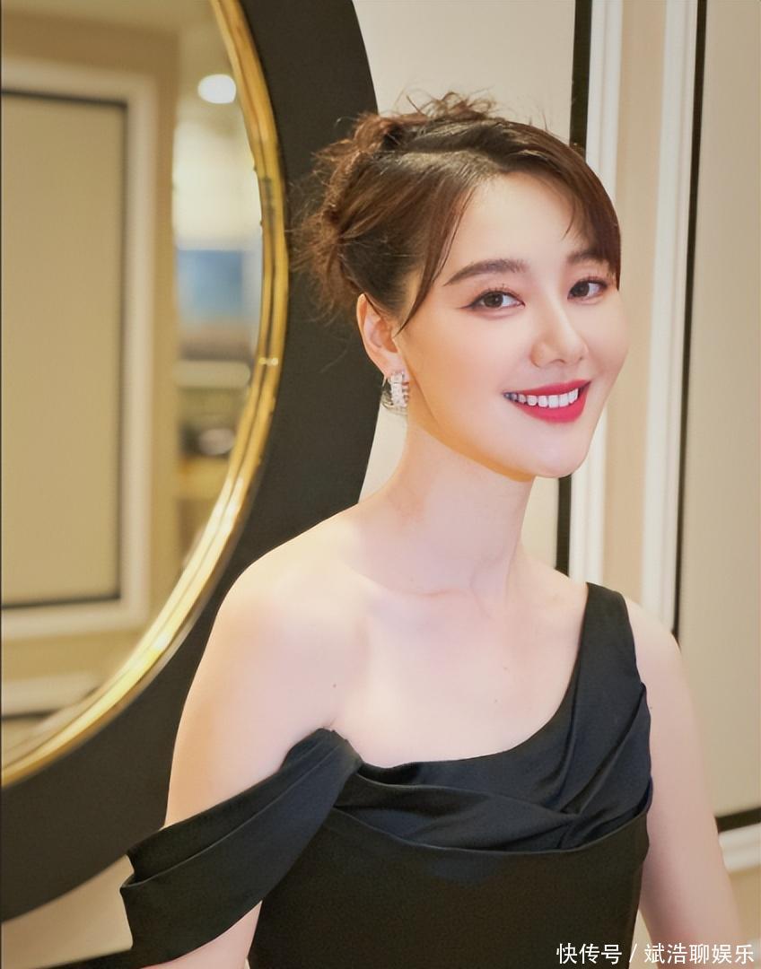 王冠夫妇的甜蜜合照，揭露了婚后生活的美好，昔日谣言已粉碎 - 360娱乐，你开心就好