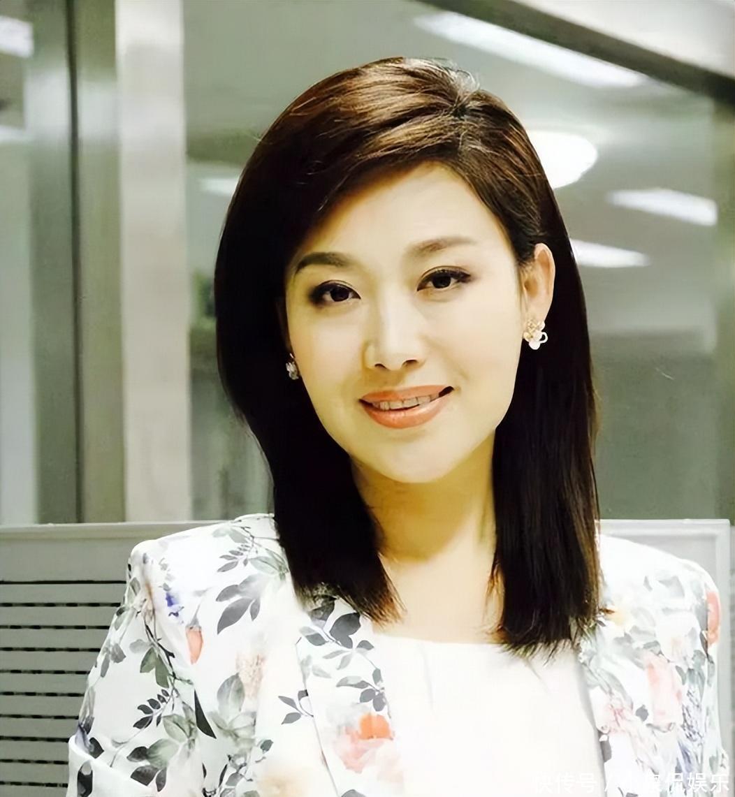 《新闻联播》美女主播郑丽:37岁当妈妈,钟爱家乡黑龙江