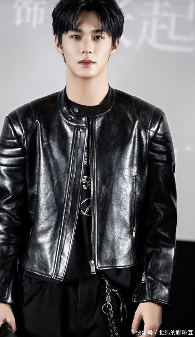 程相是一位新晋青年男演员，属于美貌与实力并存的优秀男演员。 - 360娱乐，你开心就好