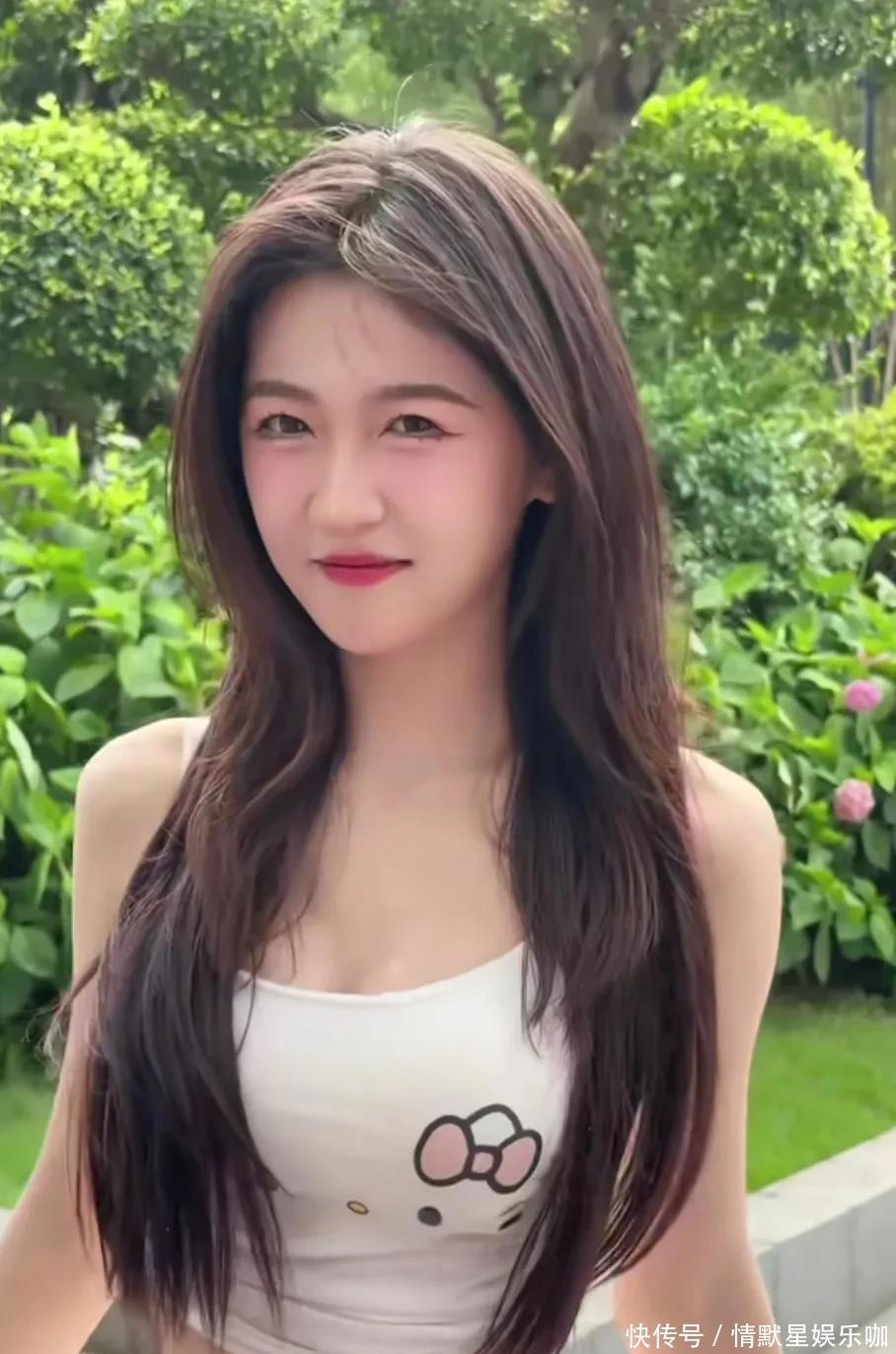 任绵绵，新晋车模颜值女神，生气时模样超萌 - 360娱乐，你开心就好