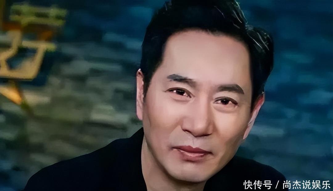“坏人脸”姚刚现状曝光：55岁无婚史，独居千万别墅的他图啥？ - 360娱乐，你开心就好