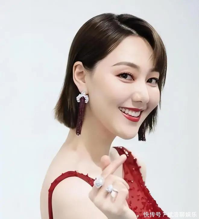 王冠夫妇的甜蜜合照，揭露了婚后生活的美好，昔日谣言已粉碎 - 360娱乐，你开心就好