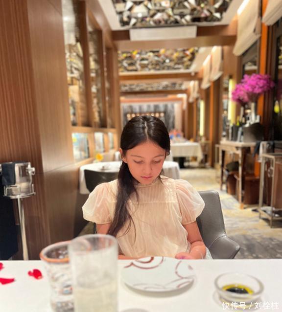 马雅舒庆结婚15周年,老公很帅气,12岁女儿身高超165颜值很高 - 360娱乐,你开心就好