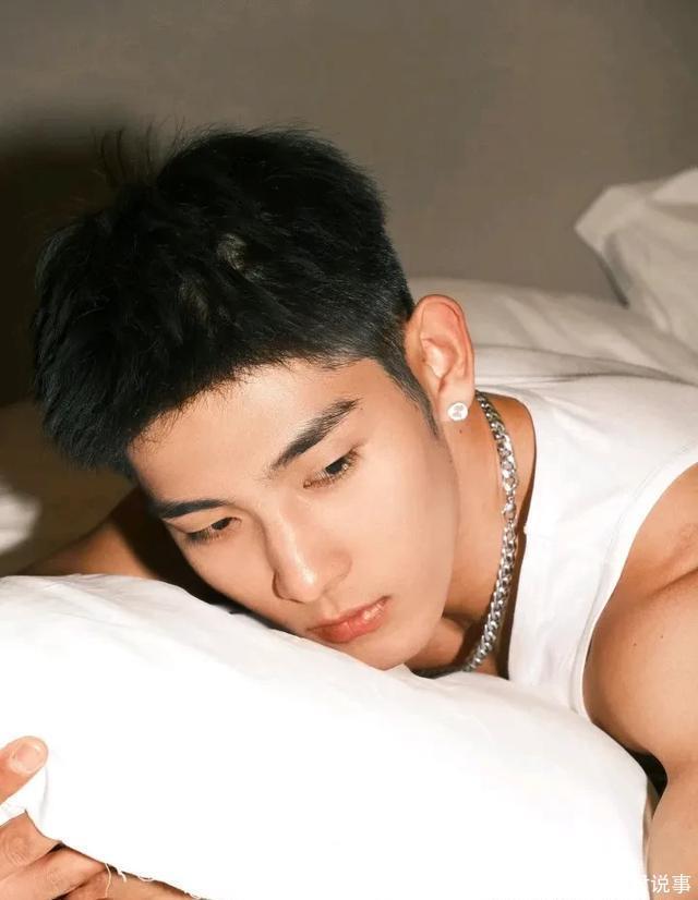 梁浩川是体育生,他也是一位非常优秀的男演员