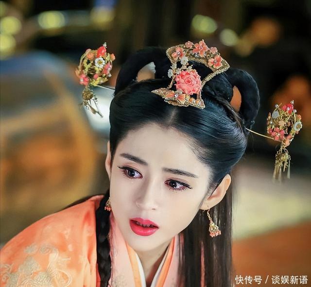 其实也能理解,李心艾五官深邃,混血感比较重,这可能让她在古装剧中