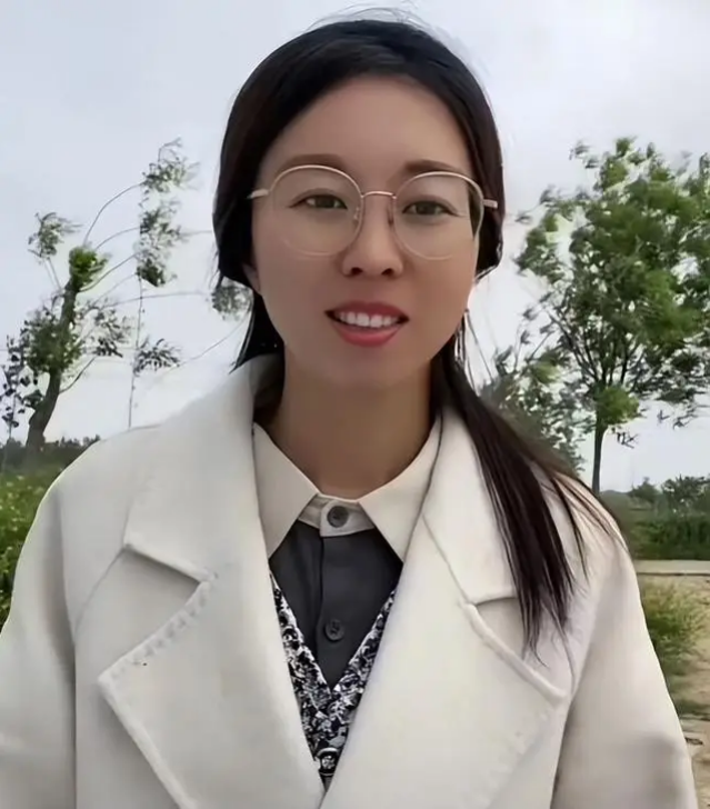 田静丢工作疑似假的，只是为博得网友的同情，直播中透露各种猫腻 - 360娱乐，你开心就好