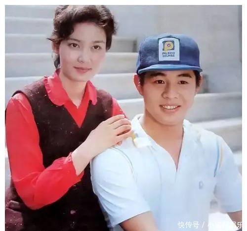 李连杰女儿：被父亲抛弃后不愿结婚生子，直言宁可不做他女儿！ - 360娱乐，你开心就好