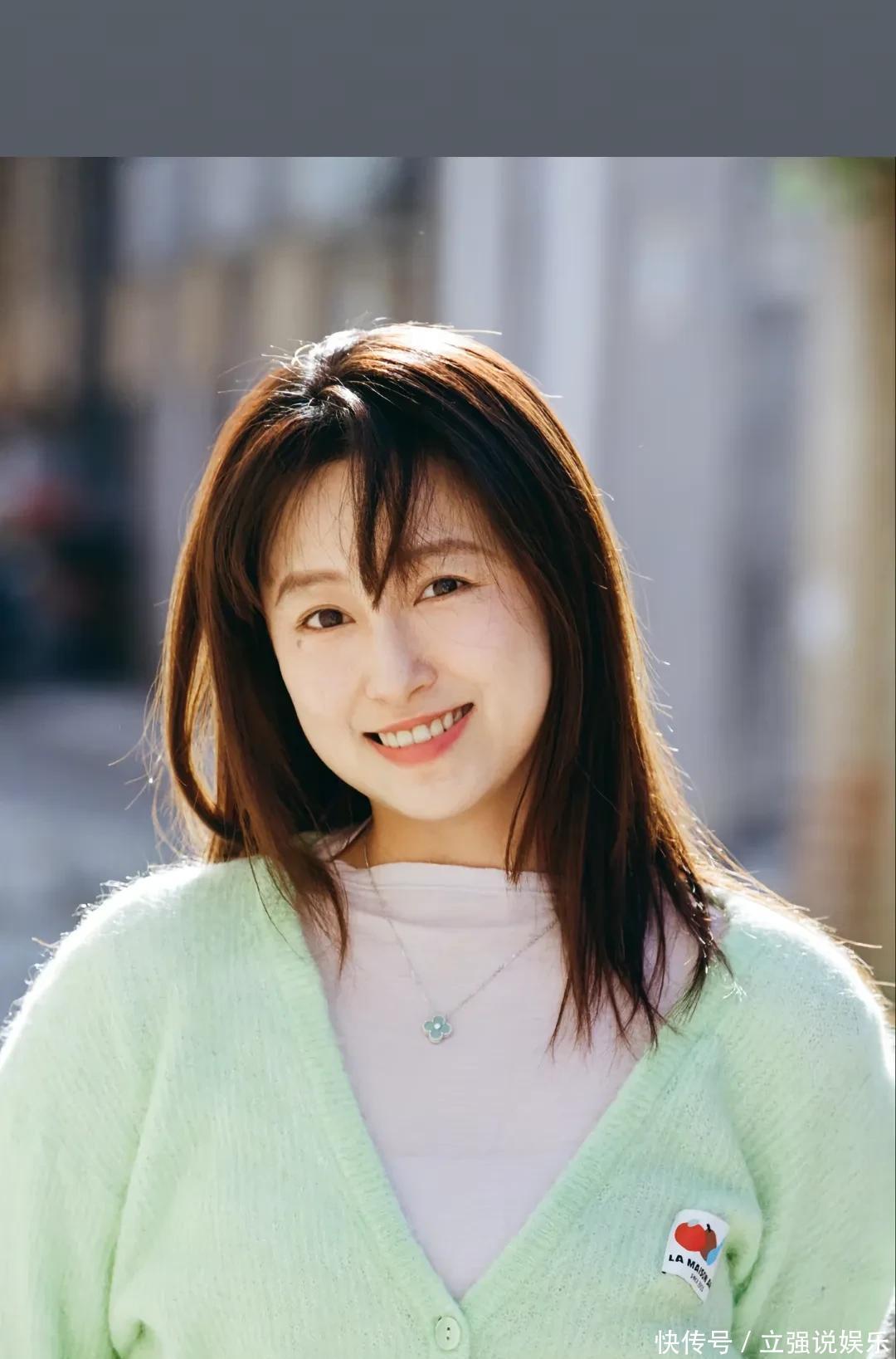 王彦霖晒出与艾佳妮及女儿合照 艾佳妮美貌出圈 一家三口画面超暖