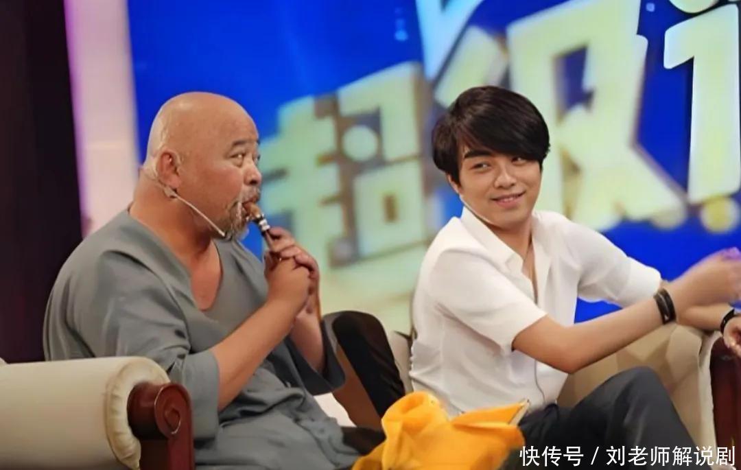 杨立新和刘金山拜访李琦,豪宅典雅大气,李琦妻子和儿子罕见出镜 - 360娱乐,你开心就好