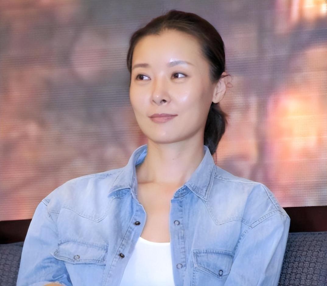 出身将门的她52岁选择单身，家世显赫背后的个人生活选择 - 360娱乐，你开心就好