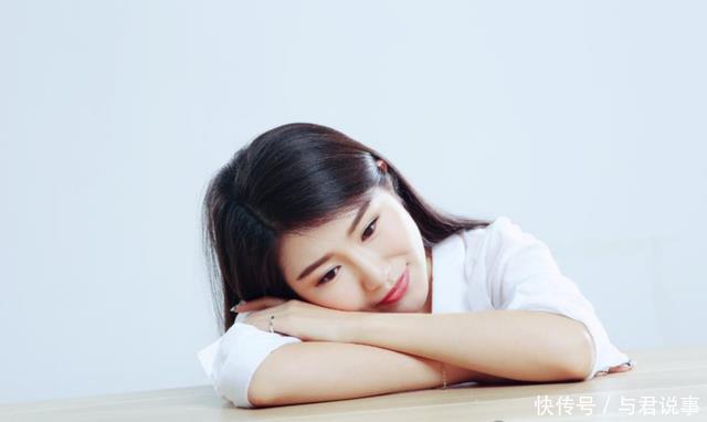 17岁的王帆推开北大未名湖畔的宿舍门.2008年,北京