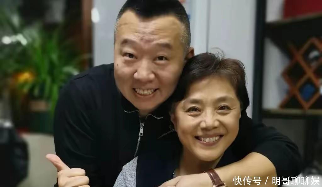 侯耀华之子侯军,发布视频澄清:侯某民与侯家无血缘关系 - 360娱乐,你开心就好