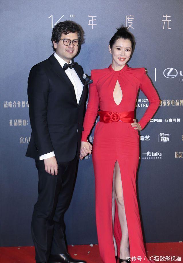 恭喜!《战狼》女主余男官宣结婚喜讯,采访时回答干净利索惹人赞 - 360娱乐,你开心就好